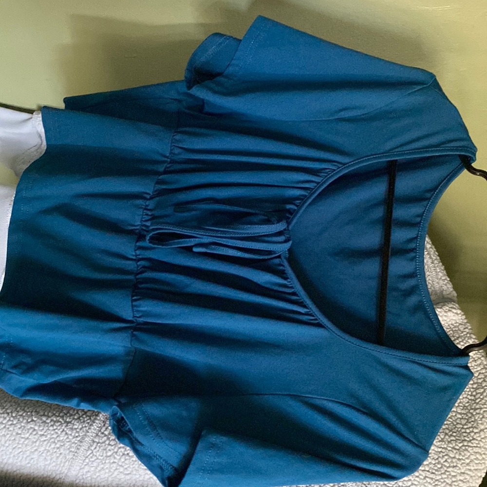 Cropped shirt